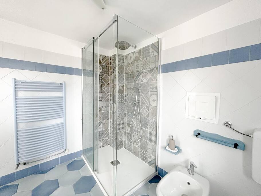 Апартаменты Elegante Mansarda 300Mt Dal Mare - Centro - Wifi Савона Экстерьер фото