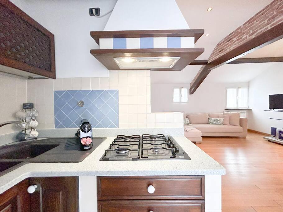 Апартаменты Elegante Mansarda 300Mt Dal Mare - Centro - Wifi Савона Экстерьер фото